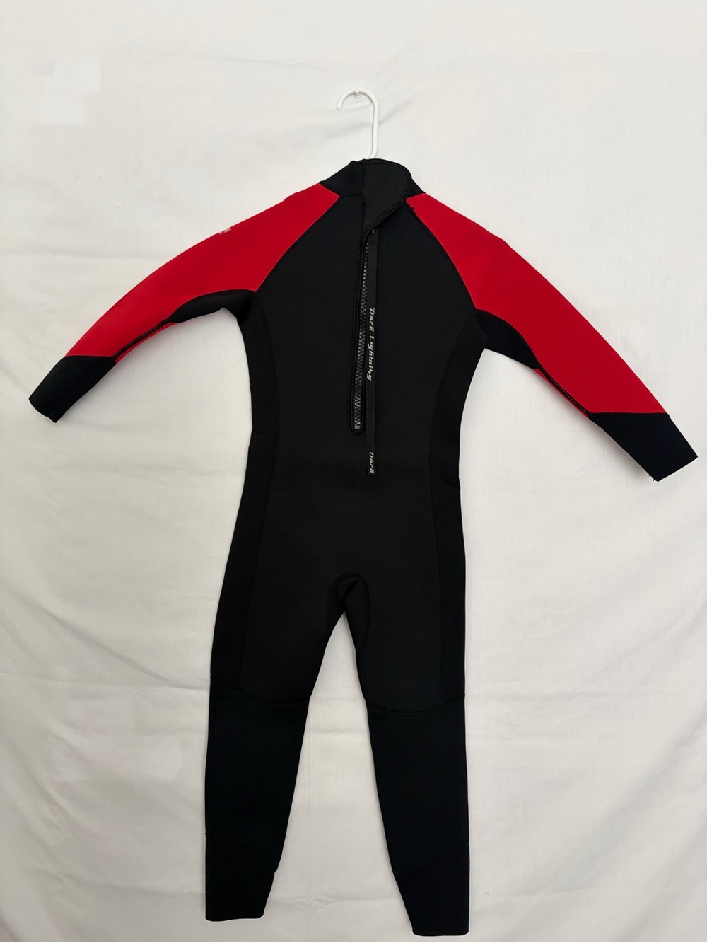 NWOT Dark Lightning Kids Neoprene Full Wetsuit Black Red Surfing Suit Sz 8T(A865
